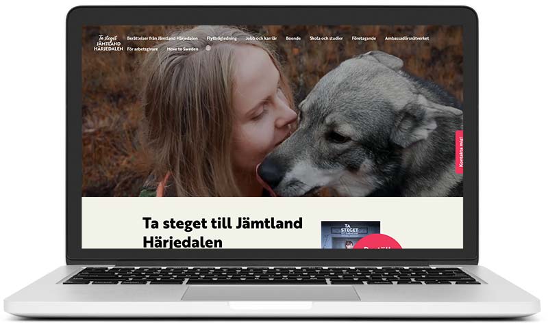 Laptop som visar hemsidan tasteget.nu